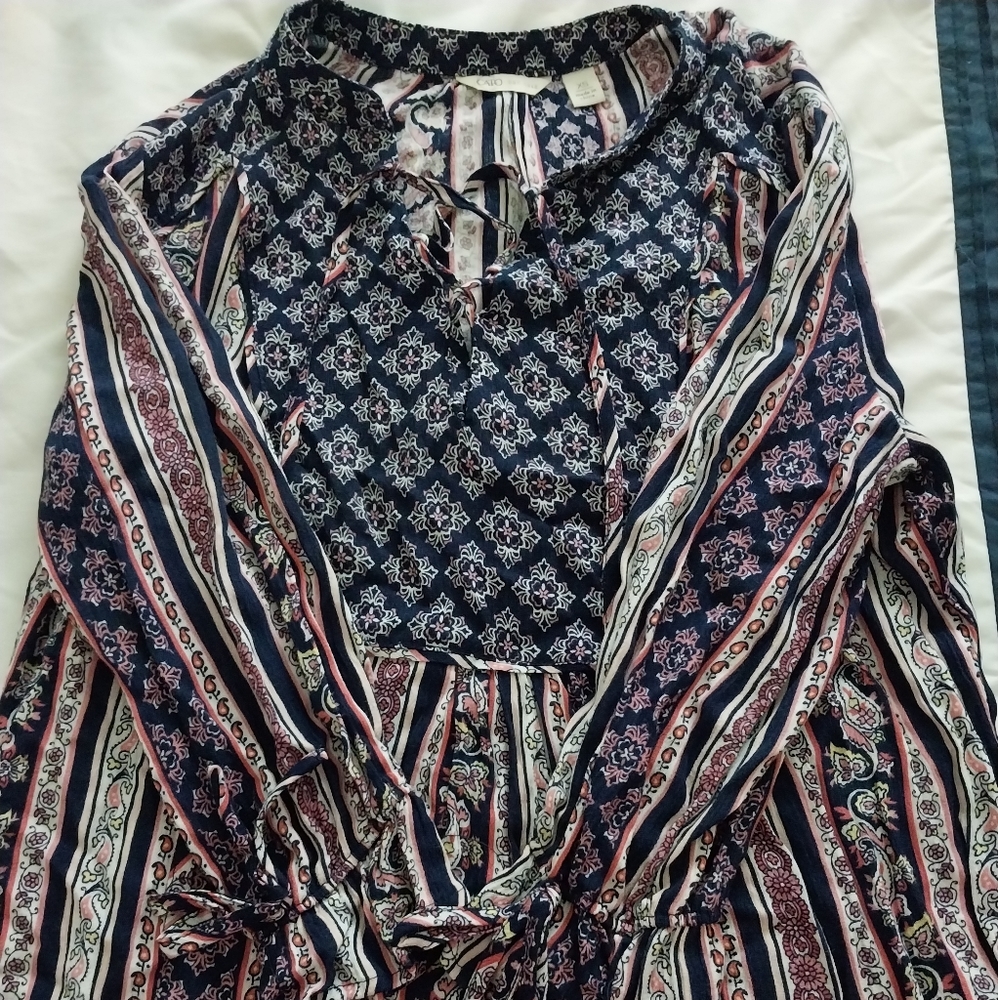 Blouse - Picture 2 of 3